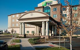 Holiday Inn Express And Suites Kansas City Airport