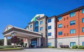 Holiday Inn Express Kansas City Mo Airport 3*